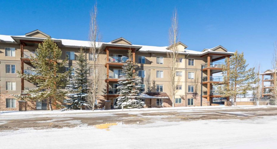 92 Crystal Shores Road, Okotoks, Alberta T1S 2N1, 2 Bedrooms Bedrooms, ,2 BathroomsBathrooms,Residential,For Sale,Crystal Shores,A2293466