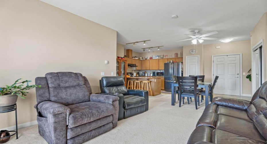 92 Crystal Shores Road, Okotoks, Alberta T1S 2N1, 2 Bedrooms Bedrooms, ,2 BathroomsBathrooms,Residential,For Sale,Crystal Shores,A2293466