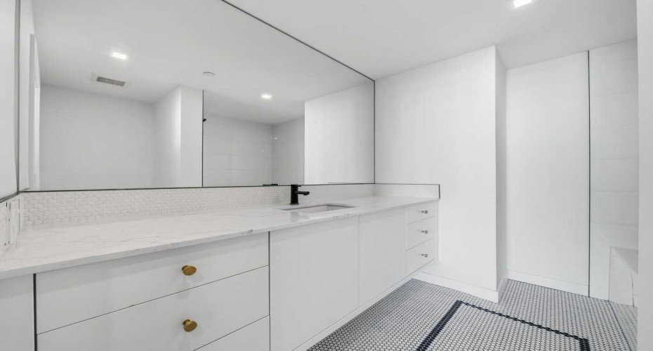 8445 Broadcast Avenue, Calgary, Alberta T3H 6B6, 2 Bedrooms Bedrooms, ,3 BathroomsBathrooms,Residential,For Sale,Broadcast,A2293477