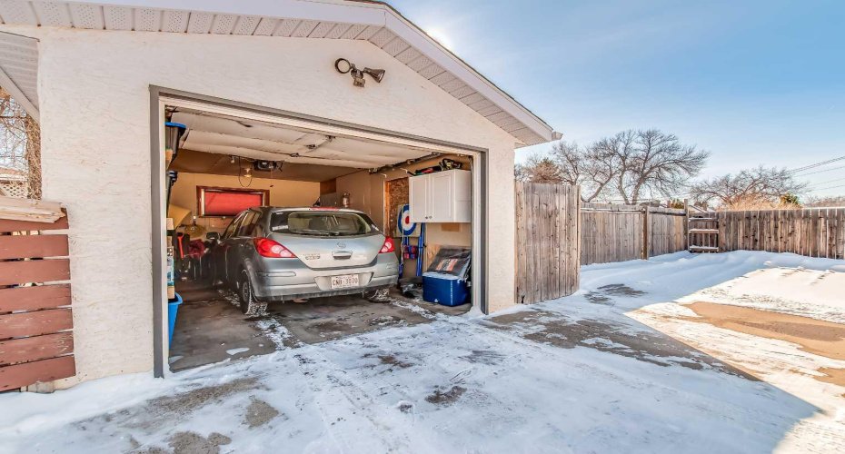 Detached Garage