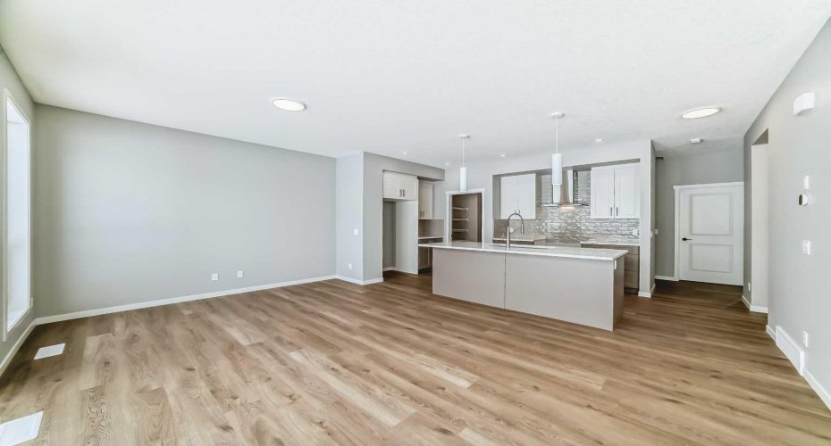 53 Bartlett Way, Calgary, Alberta T3S 0P2, 3 Bedrooms Bedrooms, ,3 BathroomsBathrooms,Residential,For Sale,Bartlett,A2293482