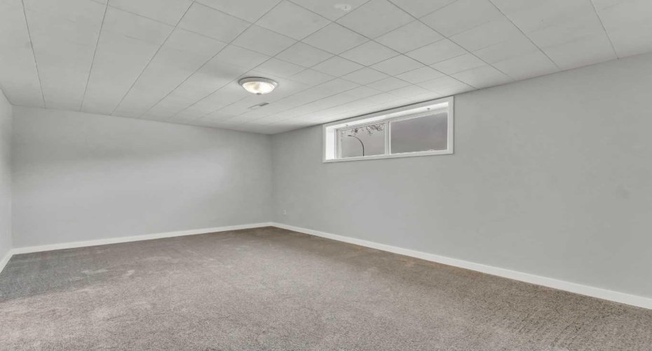 237 7 Street, Medicine Hat, Alberta T1A4K2, 4 Bedrooms Bedrooms, ,2 BathroomsBathrooms,Residential,For Sale,7,A2293578