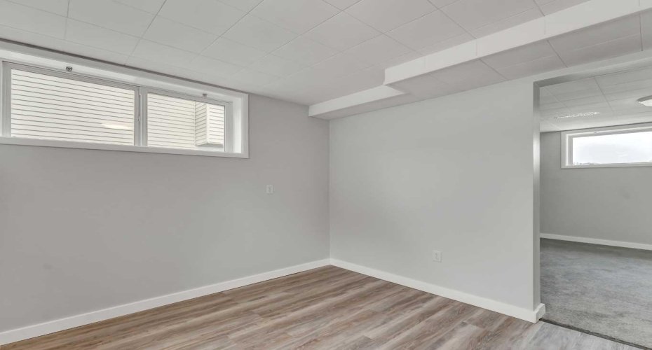 237 7 Street, Medicine Hat, Alberta T1A4K2, 4 Bedrooms Bedrooms, ,2 BathroomsBathrooms,Residential,For Sale,7,A2293578