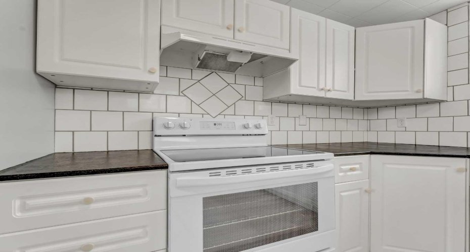 237 7 Street, Medicine Hat, Alberta T1A4K2, 4 Bedrooms Bedrooms, ,2 BathroomsBathrooms,Residential,For Sale,7,A2293578