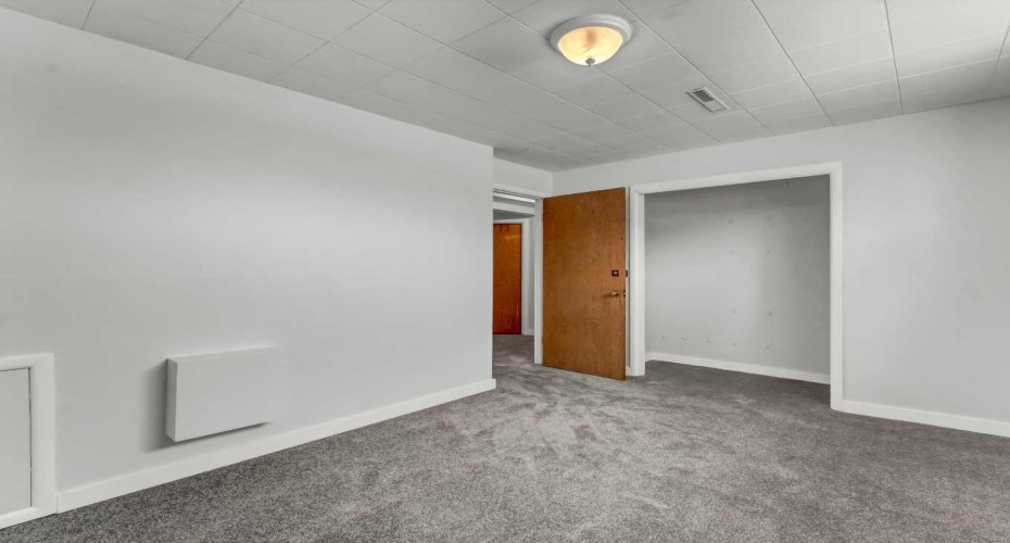 237 7 Street, Medicine Hat, Alberta T1A4K2, 4 Bedrooms Bedrooms, ,2 BathroomsBathrooms,Residential,For Sale,7,A2293578