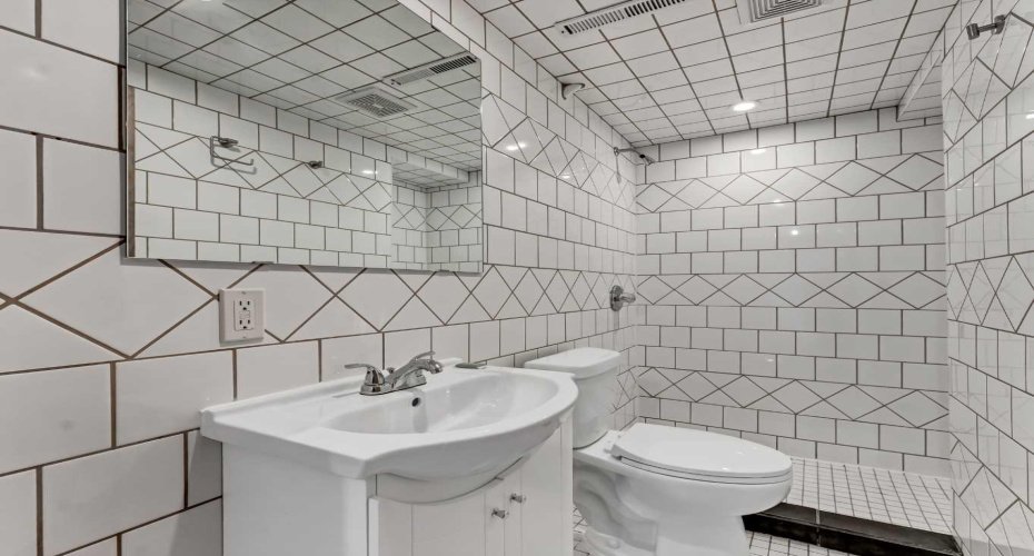 237 7 Street, Medicine Hat, Alberta T1A4K2, 4 Bedrooms Bedrooms, ,2 BathroomsBathrooms,Residential,For Sale,7,A2293578