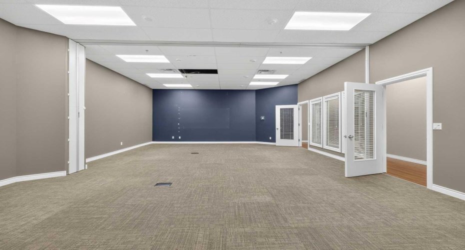 4808 50 Street, Innisfail, Alberta T4G1C2, ,Commercial,For Lease,Henday Center,50,A2293666