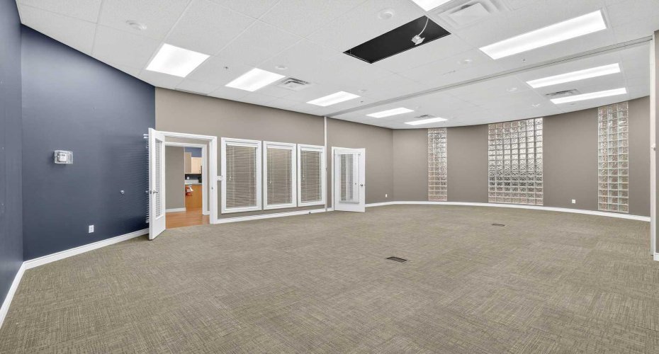 4808 50 Street, Innisfail, Alberta T4G1C2, ,Commercial,For Lease,Henday Center,50,A2293666