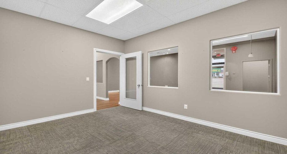 4808 50 Street, Innisfail, Alberta T4G1C2, ,Commercial,For Lease,Henday Center,50,A2293666