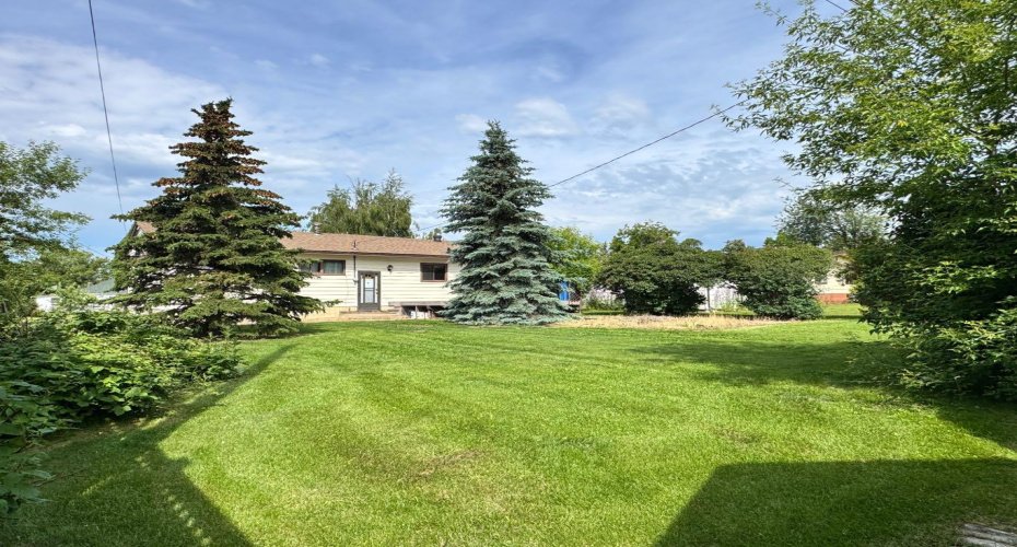 10317 114 Street, Fairview, Alberta T0H 1L0, 4 Bedrooms Bedrooms, ,2 BathroomsBathrooms,Residential,For Sale,114,A2293671