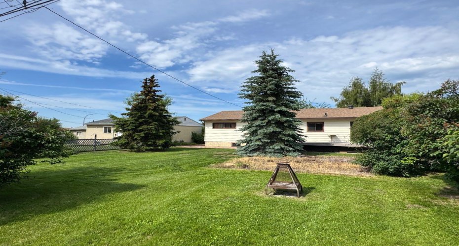 10317 114 Street, Fairview, Alberta T0H 1L0, 4 Bedrooms Bedrooms, ,2 BathroomsBathrooms,Residential,For Sale,114,A2293671