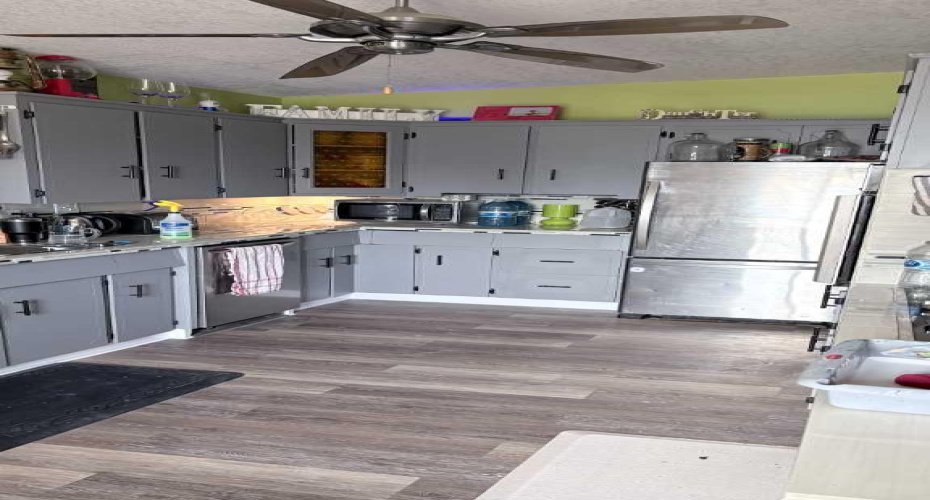 108 2 Street, Foremost, Alberta T0K 0X0, 4 Bedrooms Bedrooms, ,2 BathroomsBathrooms,Residential,For Sale,2,A2293720