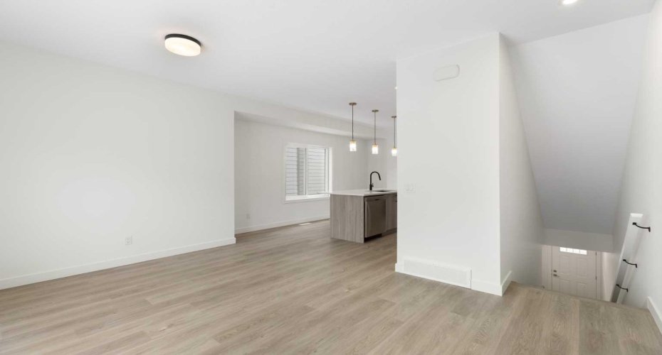 2231 81st Street, Calgary, Alberta T3H 6M4, 3 Bedrooms Bedrooms, ,3 BathroomsBathrooms,Residential,For Sale,81st,A2293829
