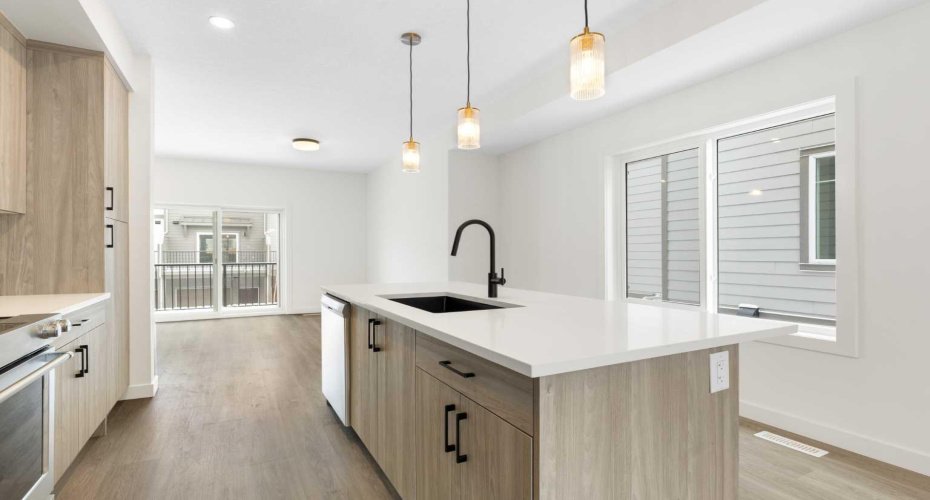 2231 81st Street, Calgary, Alberta T3H 6M4, 3 Bedrooms Bedrooms, ,3 BathroomsBathrooms,Residential,For Sale,81st,A2293829