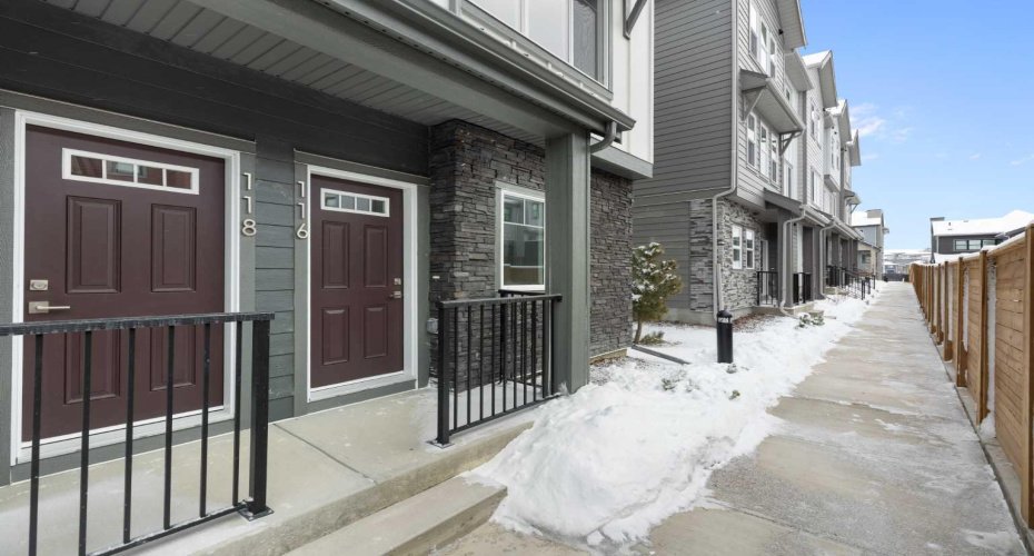 2231 81st Street, Calgary, Alberta T3H 6M4, 3 Bedrooms Bedrooms, ,3 BathroomsBathrooms,Residential,For Sale,81st,A2293829