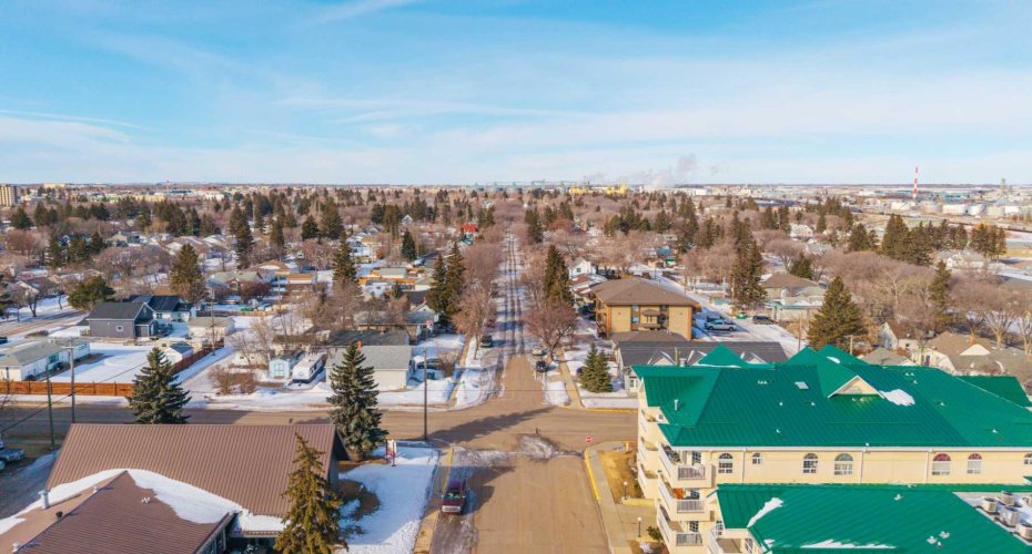 5120 49 Street, Lloydminster, Alberta T9V 0K4, 2 Bedrooms Bedrooms, ,2 BathroomsBathrooms,Residential,For Sale,49,A2291417