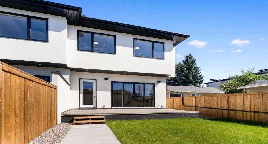 1425 44 Street, Calgary, Alberta T3C2A7, 5 Bedrooms Bedrooms, ,4 BathroomsBathrooms,Residential,For Sale,44,A2291538