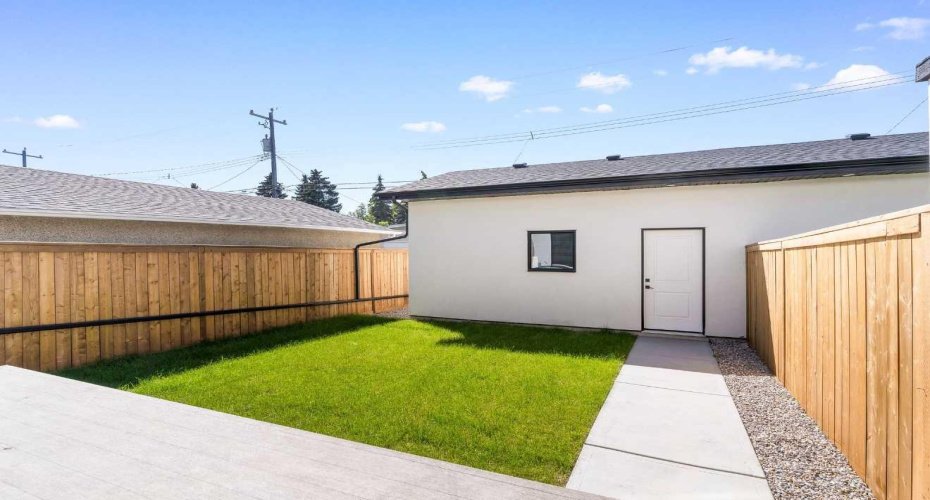 1425 44 Street, Calgary, Alberta T3C2A7, 5 Bedrooms Bedrooms, ,4 BathroomsBathrooms,Residential,For Sale,44,A2291538