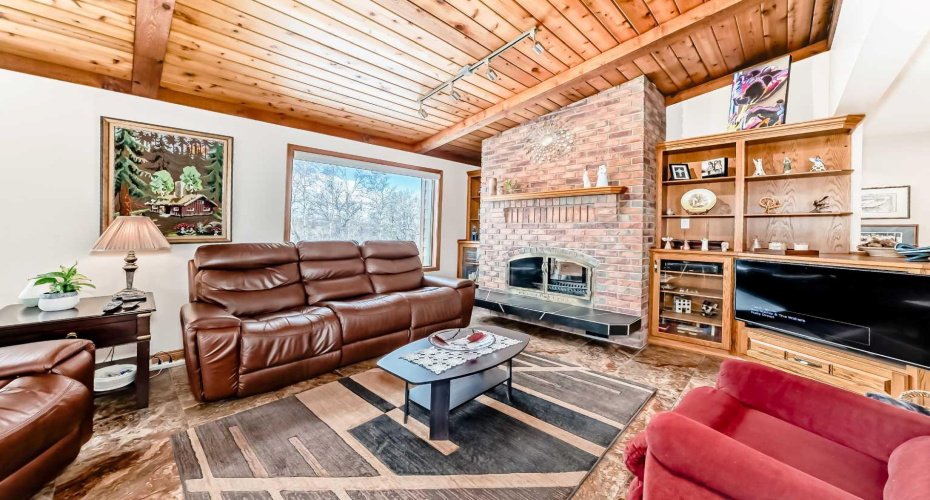 24402 Highway 595, Rural Red Deer County, Alberta T0M 0V0, 5 Bedrooms Bedrooms, ,4 BathroomsBathrooms,Residential,For Sale,Highway 595,A2292412