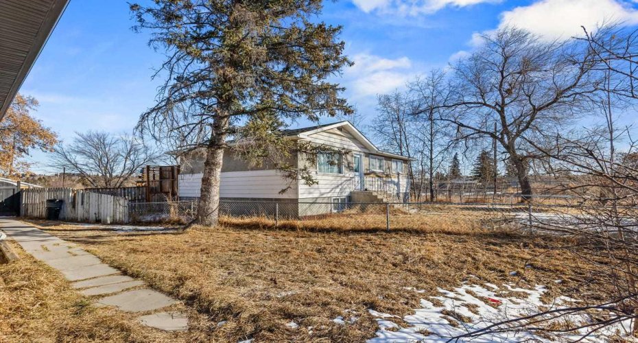 7006A Bowness Road, Calgary, Alberta T3B 0G4, 3 Bedrooms Bedrooms, ,2 BathroomsBathrooms,Residential,For Sale,Bowness,A2292682