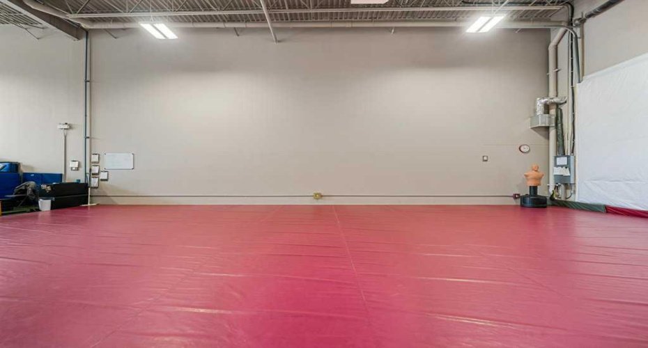 110 Commercial Drive, Rural Rocky View County, Alberta T3Z 2A7, ,Commercial,For Lease,Commercial,A2293071