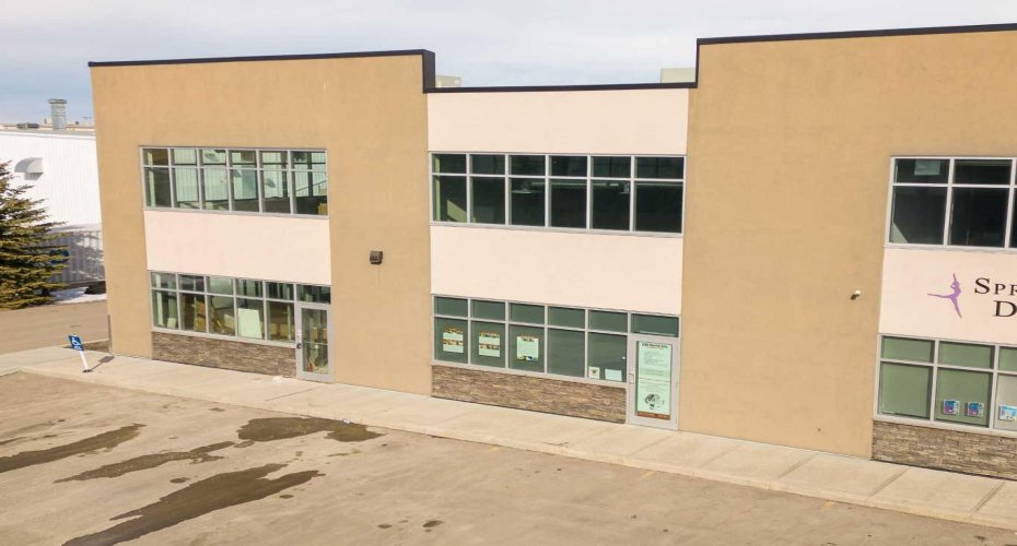 110 Commercial Drive, Rural Rocky View County, Alberta T3Z 2A7, ,Commercial,For Lease,Commercial,A2293071