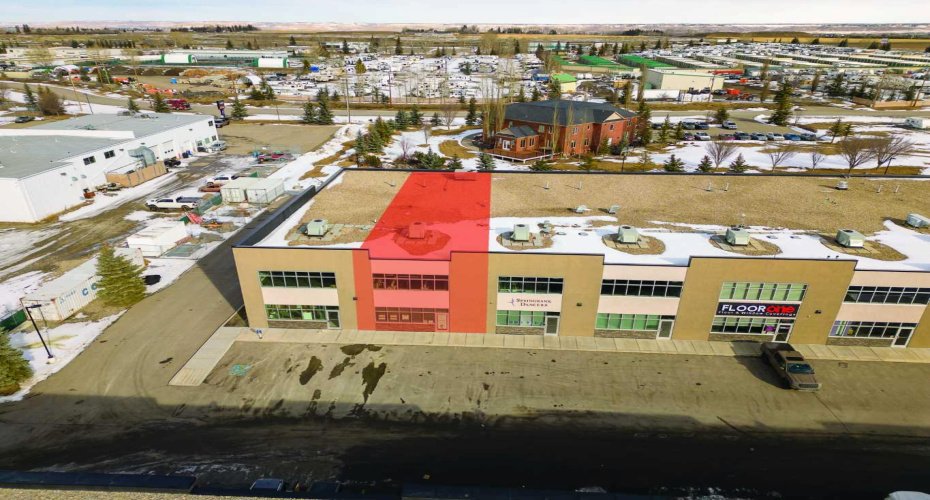 110 Commercial Drive, Rural Rocky View County, Alberta T3Z 2A7, ,Commercial,For Lease,Commercial,A2293071