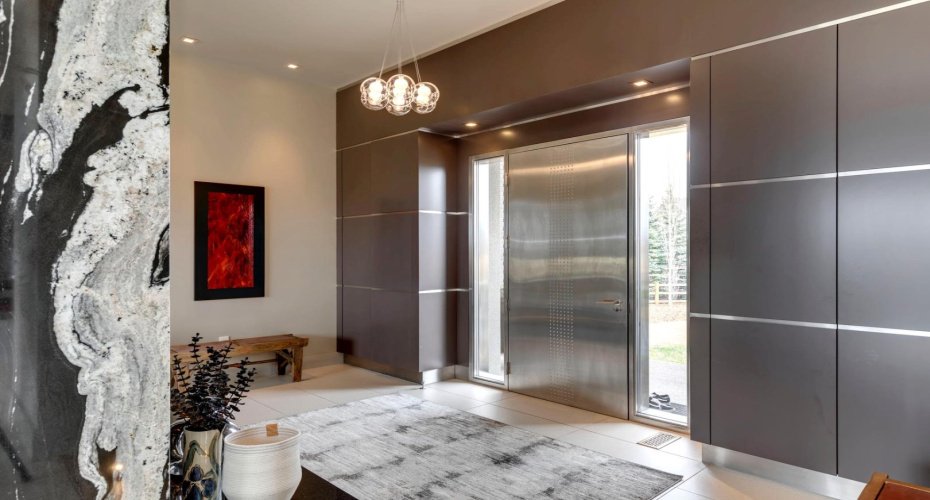 Spacious foyer welcomes you home.