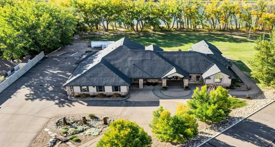 29 Sunvalley Court, Rural Cypress County, Alberta T0J 2P0, 4 Bedrooms Bedrooms, ,5 BathroomsBathrooms,Residential,For Sale,Sunvalley,A2293993