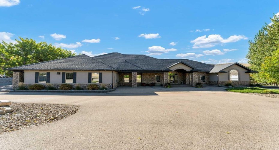 29 Sunvalley Court, Rural Cypress County, Alberta T0J 2P0, 4 Bedrooms Bedrooms, ,5 BathroomsBathrooms,Residential,For Sale,Sunvalley,A2293993