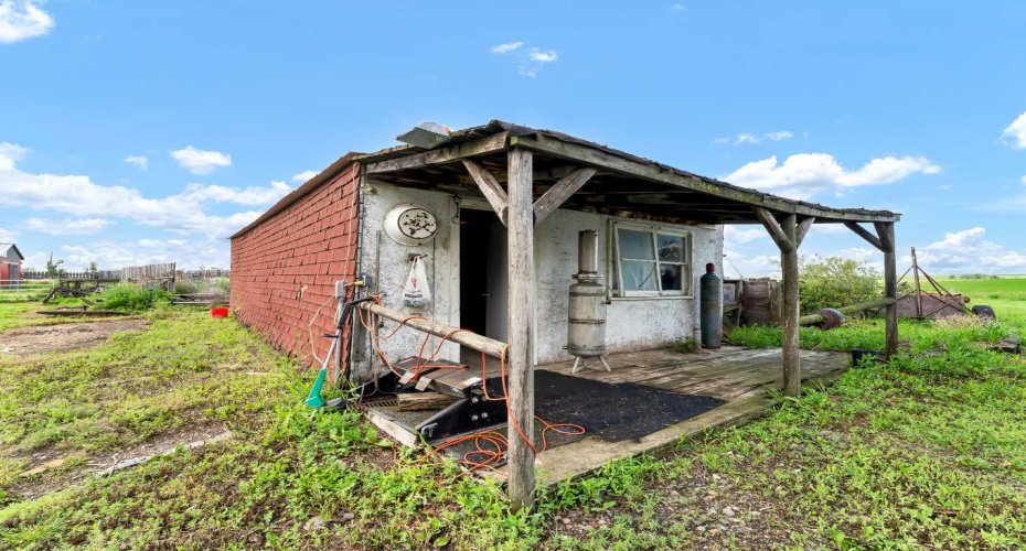 12228 Range Road 64, Rural Cypress County, Alberta T1A7G5, 2 Bedrooms Bedrooms, ,1 BathroomBathrooms,Residential,For Sale,Range Road 64,A2294021