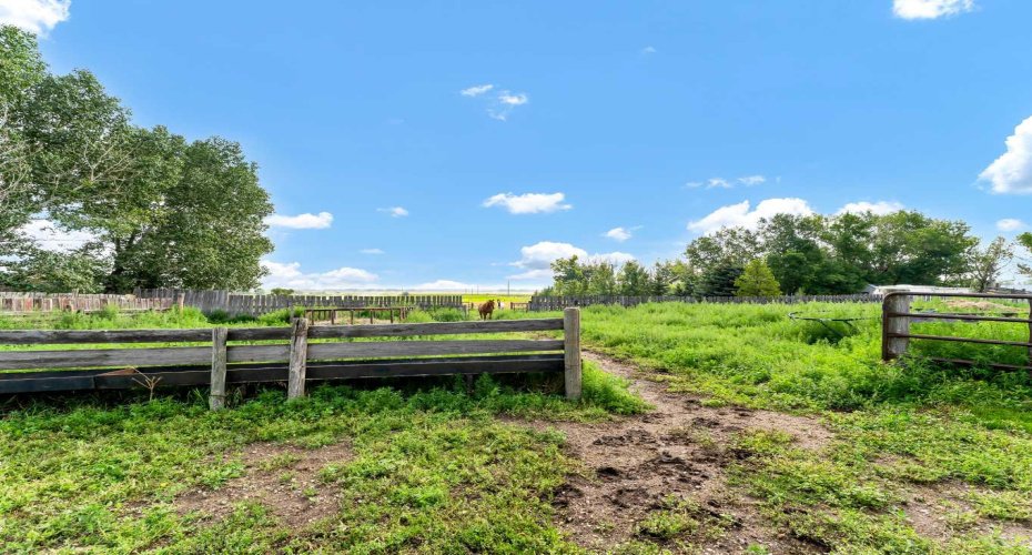 12228 Range Road 64, Rural Cypress County, Alberta T1A7G5, 2 Bedrooms Bedrooms, ,1 BathroomBathrooms,Residential,For Sale,Range Road 64,A2294021