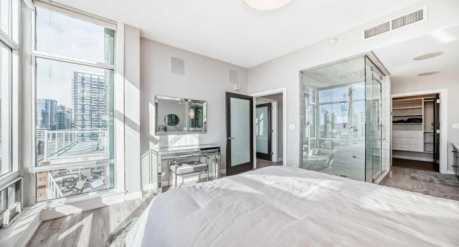 530 12 Avenue, Calgary, Alberta T2R 0B1, 2 Bedrooms Bedrooms, ,2 BathroomsBathrooms,Residential,For Sale,12,A2288929