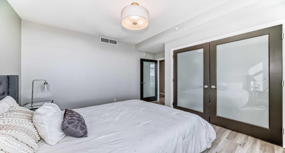 530 12 Avenue, Calgary, Alberta T2R 0B1, 2 Bedrooms Bedrooms, ,2 BathroomsBathrooms,Residential,For Sale,12,A2288929