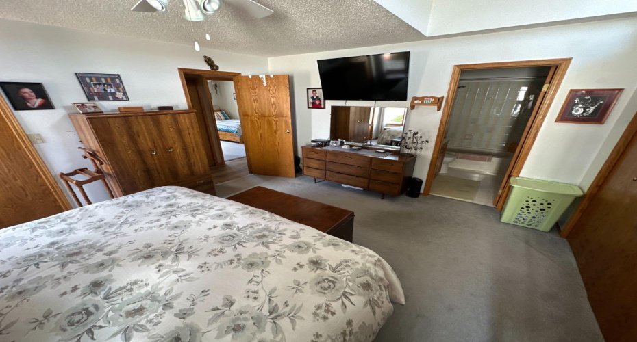 7129 99A Street, Peace River, Alberta T8S 1B2, 5 Bedrooms Bedrooms, ,3 BathroomsBathrooms,Residential,For Sale,99A,A2289289