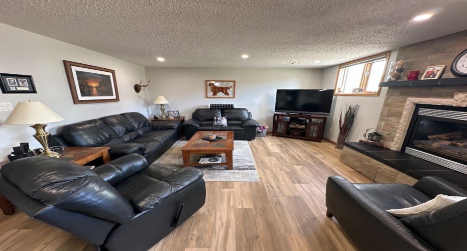 7129 99A Street, Peace River, Alberta T8S 1B2, 5 Bedrooms Bedrooms, ,3 BathroomsBathrooms,Residential,For Sale,99A,A2289289