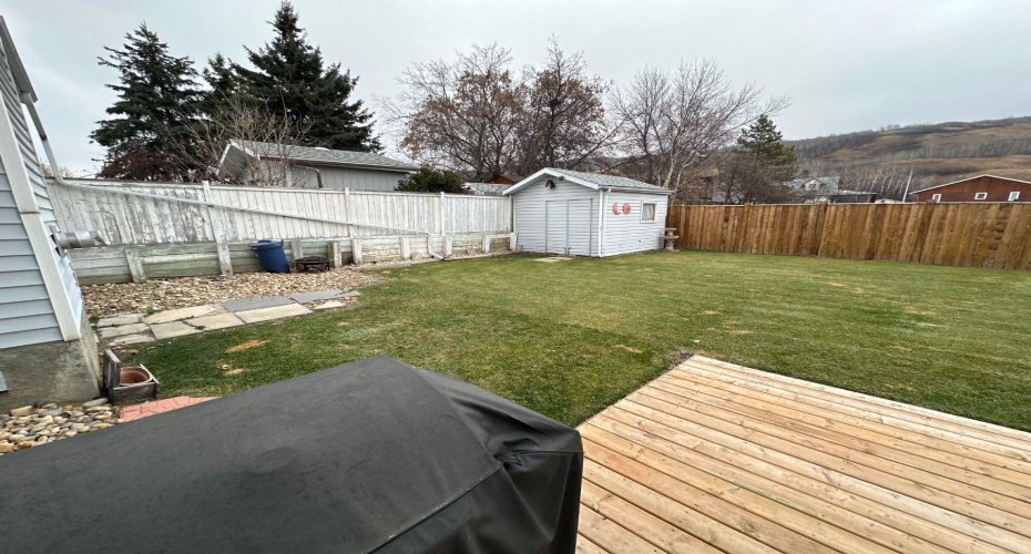 7129 99A Street, Peace River, Alberta T8S 1B2, 5 Bedrooms Bedrooms, ,3 BathroomsBathrooms,Residential,For Sale,99A,A2289289