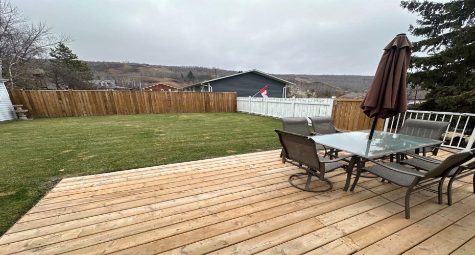 7129 99A Street, Peace River, Alberta T8S 1B2, 5 Bedrooms Bedrooms, ,3 BathroomsBathrooms,Residential,For Sale,99A,A2289289