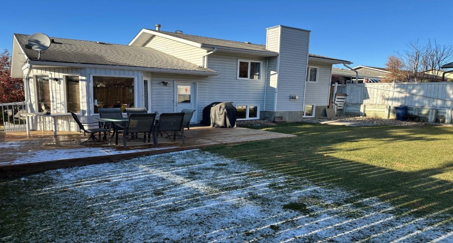 7129 99A Street, Peace River, Alberta T8S 1B2, 5 Bedrooms Bedrooms, ,3 BathroomsBathrooms,Residential,For Sale,99A,A2289289