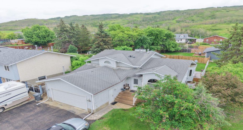 7129 99A Street, Peace River, Alberta T8S 1B2, 5 Bedrooms Bedrooms, ,3 BathroomsBathrooms,Residential,For Sale,99A,A2289289