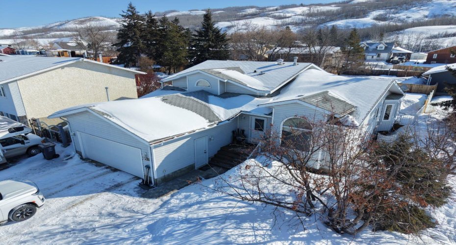 7129 99A Street, Peace River, Alberta T8S 1B2, 5 Bedrooms Bedrooms, ,3 BathroomsBathrooms,Residential,For Sale,99A,A2289289
