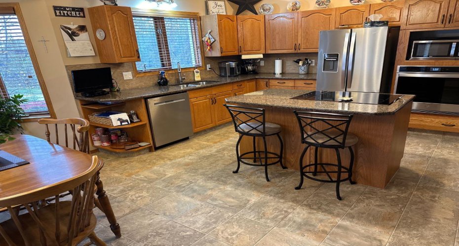 7129 99A Street, Peace River, Alberta T8S 1B2, 5 Bedrooms Bedrooms, ,3 BathroomsBathrooms,Residential,For Sale,99A,A2289289