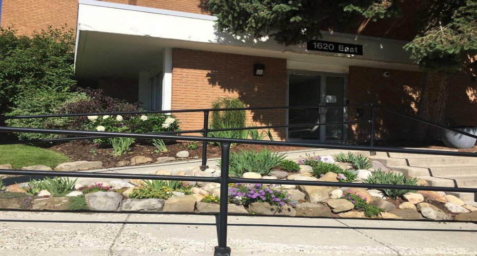 Main Entrance to Apartment