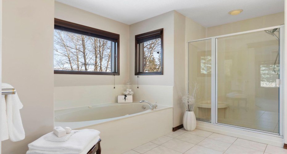 66 Bearspaw Summit, Rural Rocky View County, Alberta T3R 1B5, 4 Bedrooms Bedrooms, ,3 BathroomsBathrooms,Residential,For Sale,Bearspaw Summit,A2292063