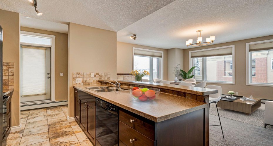 24 Hemlock Crescent, Calgary, Alberta T3C 2Z1, 1 Bedroom Bedrooms, 0 ,1 BathroomBathrooms,Residential,For Sale,Hemlock,0,A2292655
