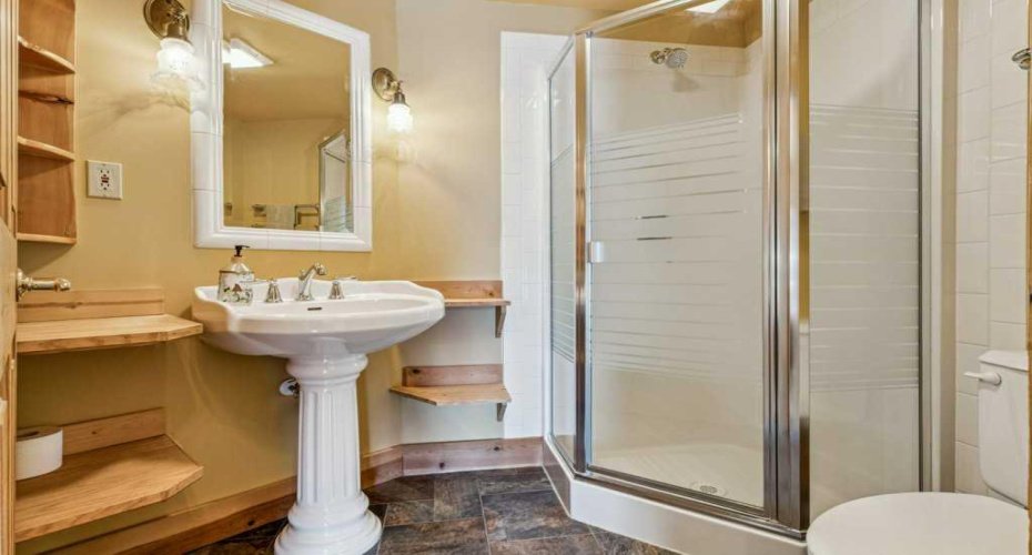 4 Pine Avenue, Bragg Creek, Alberta T0L 0K0, 3 Bedrooms Bedrooms, ,4 BathroomsBathrooms,Residential,For Sale,Pine,A2292680