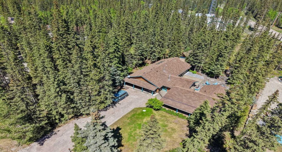 4 Pine Avenue, Bragg Creek, Alberta T0L 0K0, 3 Bedrooms Bedrooms, ,4 BathroomsBathrooms,Residential,For Sale,Pine,A2292680