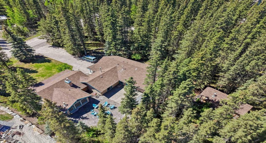 4 Pine Avenue, Bragg Creek, Alberta T0L 0K0, 3 Bedrooms Bedrooms, ,4 BathroomsBathrooms,Residential,For Sale,Pine,A2292680