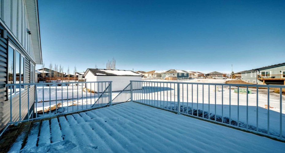 2017 30 Avenue, Nanton, Alberta T0L 1R0, 2 Bedrooms Bedrooms, ,2 BathroomsBathrooms,Residential,For Sale,30,A2292953