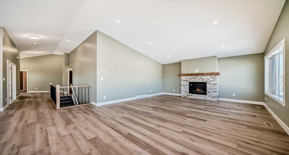 2017 30 Avenue, Nanton, Alberta T0L 1R0, 2 Bedrooms Bedrooms, ,2 BathroomsBathrooms,Residential,For Sale,30,A2292953